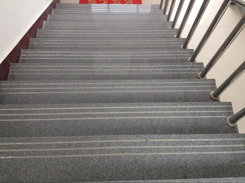 影響魯灰花崗巖壽命的內(nèi)外因素分析 影響魯灰花崗巖壽命的內(nèi)外因素分析